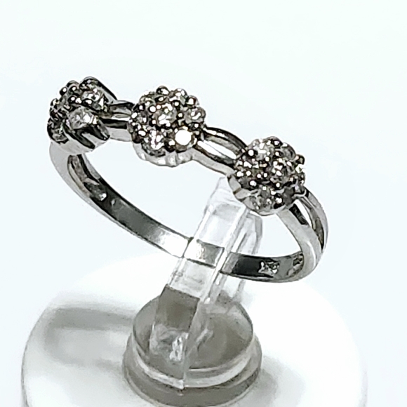 14K Diamond Flower Ring size 7 - Picture 5 of 13